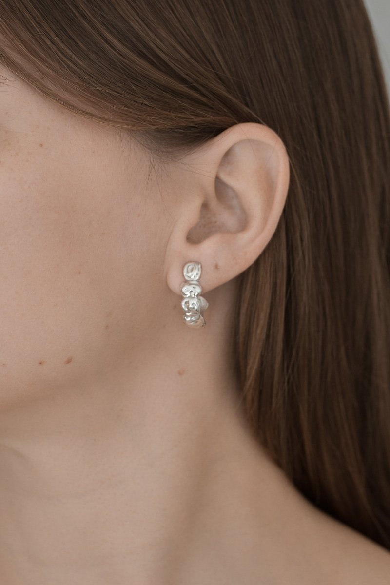 CORAL HANDCRAFT TEXTURE EVERYDAY HOOP EARRINGS